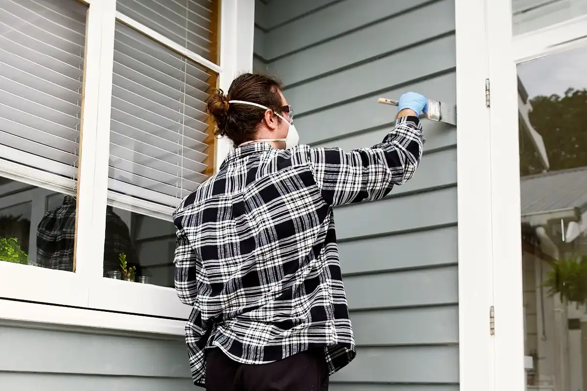 Painting weatherboards